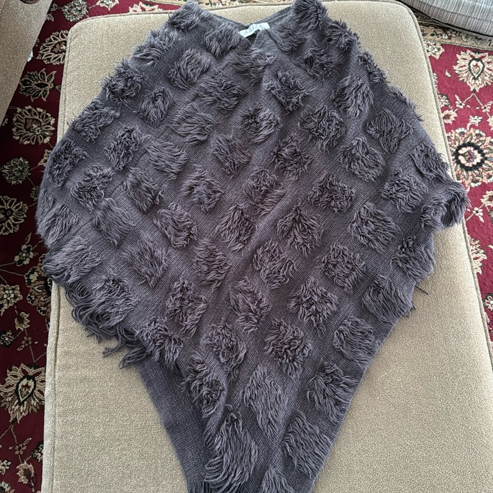 Aziza by Biz Grey Fringe Shoulder Shawl One Size (TD)
